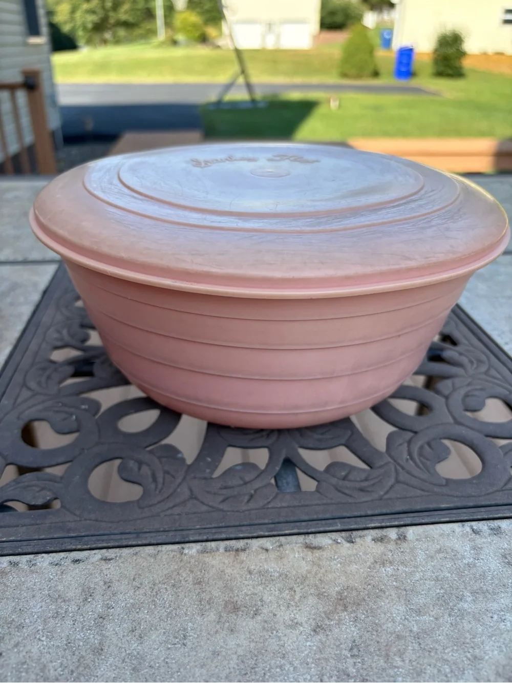 Stanley Flex Plastic Mixing Bowl with Lid - Pink
